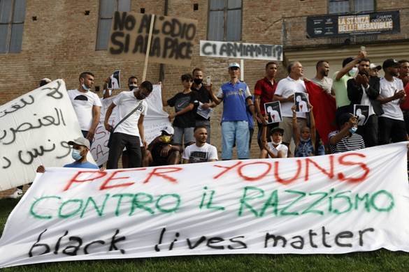 Manifestazione antirazzista a Voghera