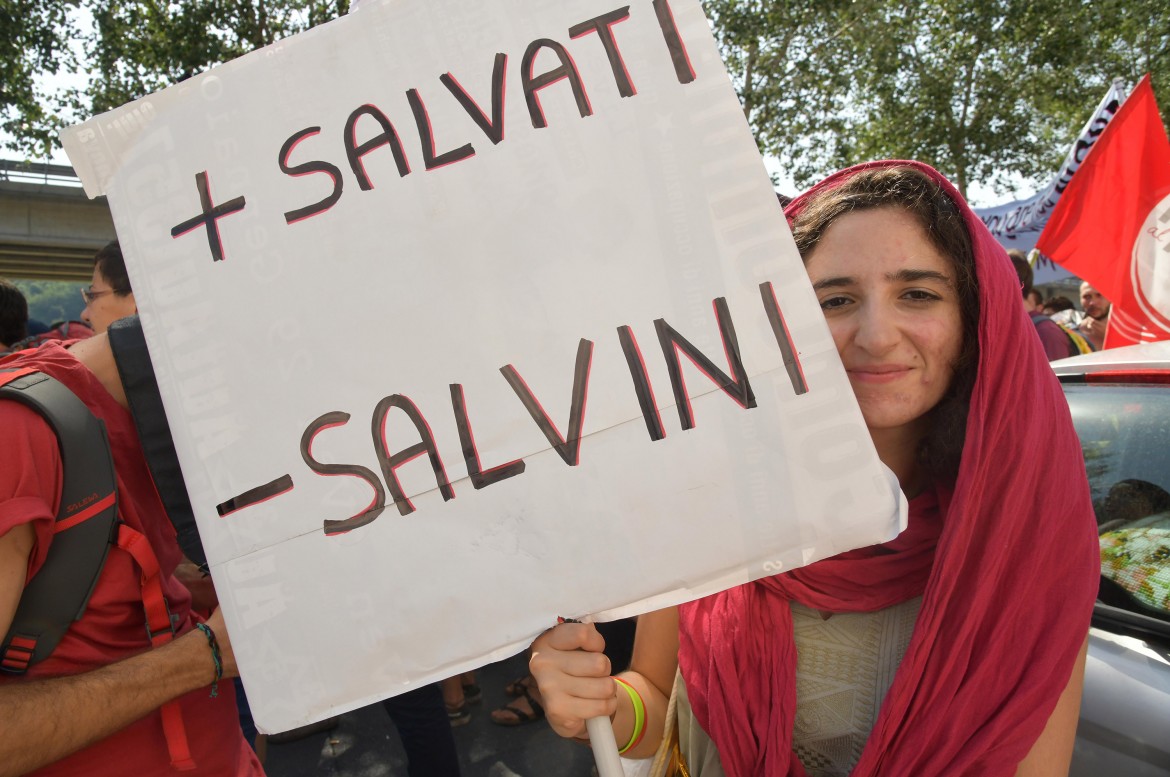 https://static.ilmanifesto.it/2018/07/riapertura-foto-aleandro-biagianti-migranti-ventimiglia-302-ventimiglia.jpg