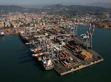 La Spezia, tragedia in un cantiere navale: morto un operaio 56enne