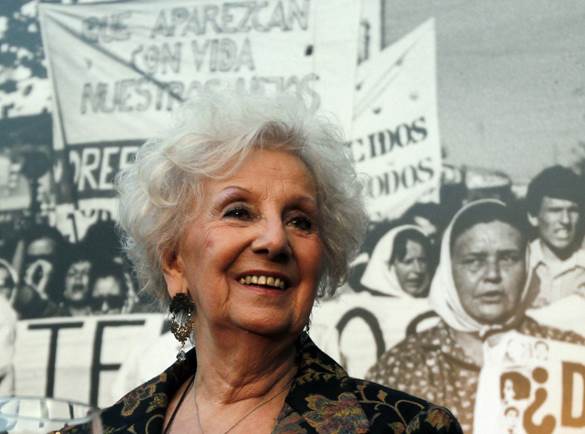 http://ilmanifesto.info/wordpress/wp-content/uploads/2014/08/06/07est1f01-argentina-estela-de-carlotto-madri-di-maggio-mm1.jpg