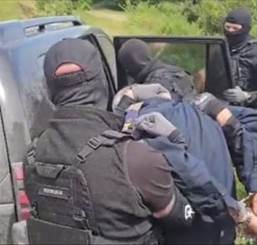 https://www.politika.rs/thumbs/upload/Article/Image/2023_06/677z381_hapsenje-specijalci.jpg
