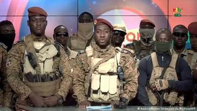 Ibrahim Traore (al centro).