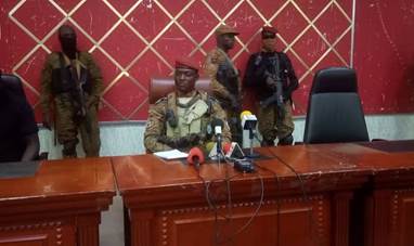 Burkina: "Dobbiamo fare in tre mesi quello che dovrebbe essere fatto in dodici mesi", istruisce il capitano Ibrahim Traor�
