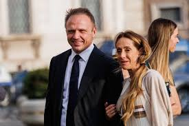 https://pennatagliente.wordpress.com/wp-content/uploads/2024/08/senza-titolo-14-15.jpg?w=275