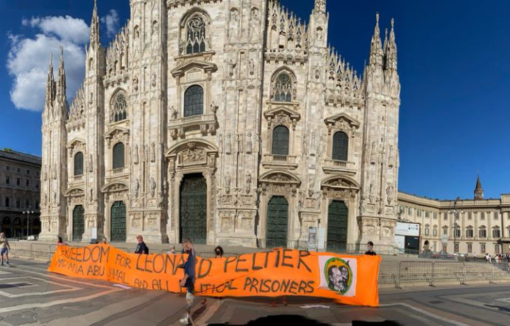Milano: Presidio per la liberazione di Leonard Peltier