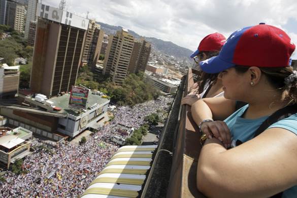 http://ilmanifesto.it/wordpress/wp-content/uploads/2014/02/22/venezuela-corteo-opposizione-reuters.jpg