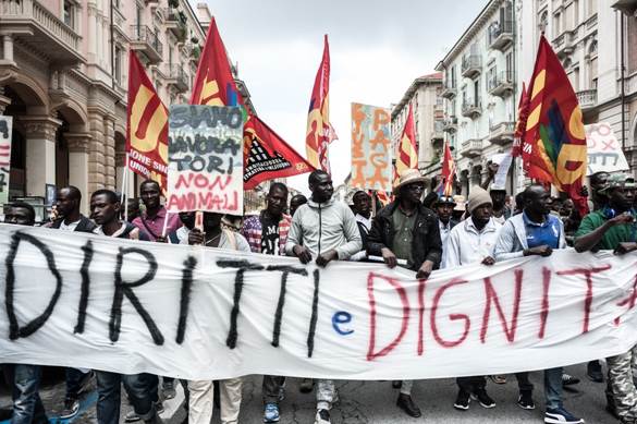 Cuneo, 21 luglio 2018, manifestazione dell�Usb con centinaia di braccianti agricoli