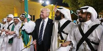 https://2.bp.blogspot.com/-40kObBkHNzc/WTWBQya3V1I/AAAAAAAAAks/9cH94QF6USIggmRu5GuD64pyyxRFX_26ACLcB/s400/Trump-Saud.jpg