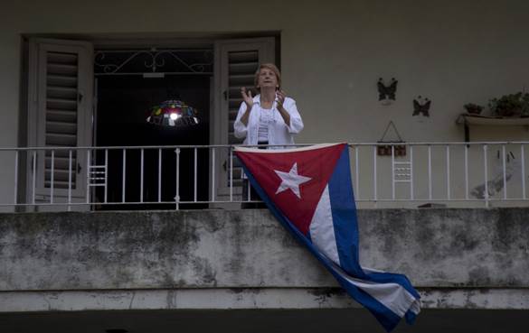 Mi casa es mi plaza, i balconi di Cuba il primo maggio