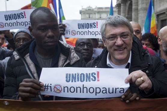 http://ilmanifesto.info/wordpress/wp-content/uploads/2015/11/21/landini-manifestazione-fiom-roma-21-novembre-2015-foto-lapresse.jpg