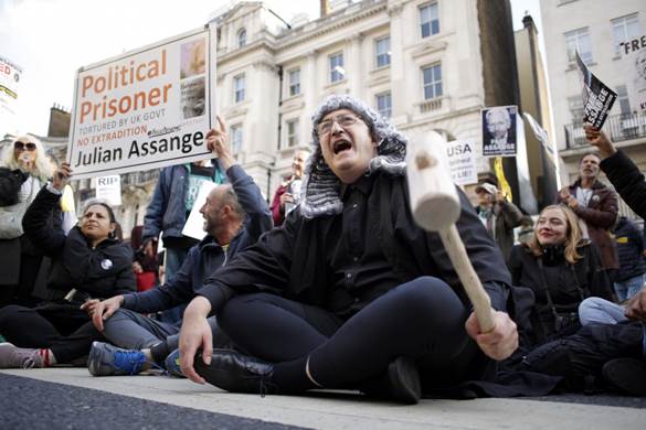 Londra, 28 ottobre 2021, sit-in di fronte alla Corte suprema per chiedere la liberazione di Julian Assange