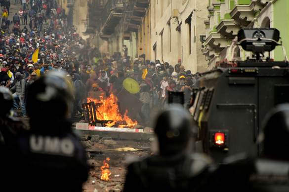 https://static.ilmanifesto.it/2019/10/11est1f01-protesta-ecuador-afp1.jpg