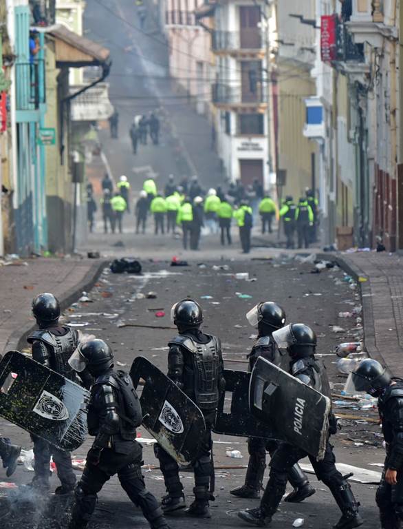 https://static.ilmanifesto.it/2019/10/11est1f01-protesta-ecuador-afp.jpg