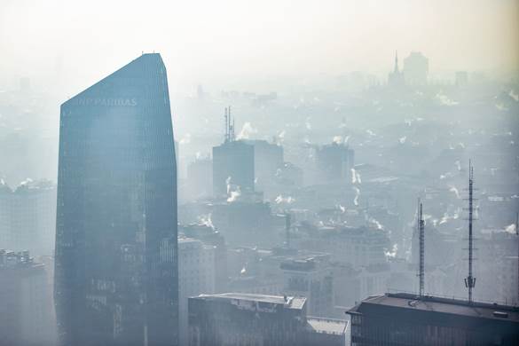 Milano avvolta dallo smog 