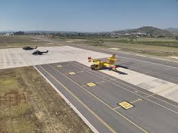 📍Baza Ajrore e Ku�ov�s. 🇦🇱🤝🇭🇺🇭🇷 Dy helikopter� hungarez� dhe nj�  avion �Canadair� kroat kan� mb�rritur sot n� Shqip�ri p�r t� mb�shtetur nga  ajri p�rpjekjet p�r shuarjen e zjarreve n� vend. Avioni kroat