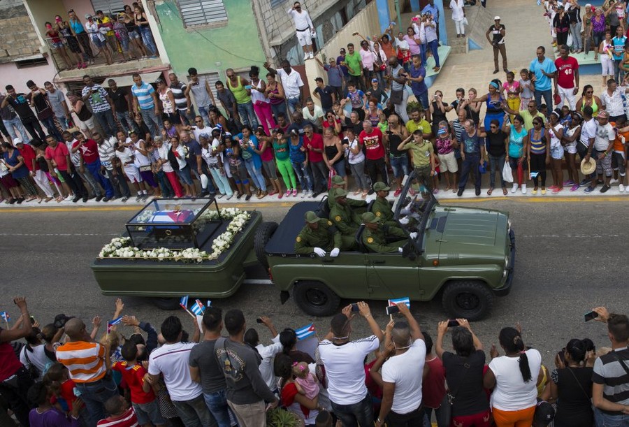 https://www.lacittafutura.it/images/fidel-castro/636162237026480959.jpg