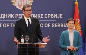 Vučić, Vučević e Brnabić annunciano importanti notizie ai cittadini della  Serbia