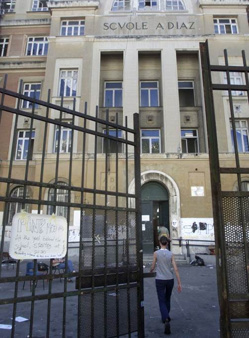 23pol2f02 scuola diaz 392045