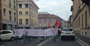La manifestazione in centro (Foto Zidda)