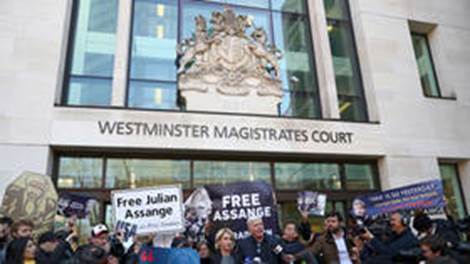 Impartial trial? UK judge brands Julian Assange 'narcissist' in ...