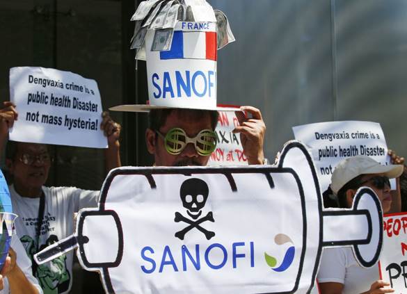 Una protesta nelle Filippine contro l�accordo della Sanofi con il governo sul controverso vaccino anti-dengue