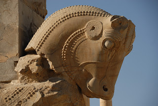 http://2.bp.blogspot.com/-4yoZJb2p6Gk/URdyUoBUkBI/AAAAAAAAETw/8KotGKdguTE/s320/persepoli-il-cavallo.jpg