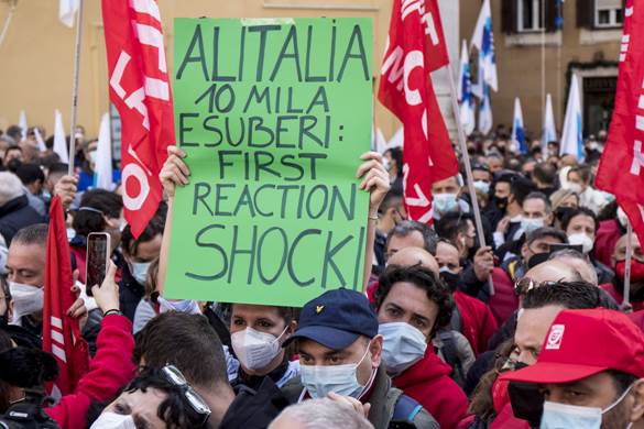 Una manifestazione dei lavoratori Alitalia