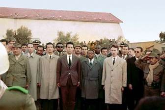 http://www.chouf-chouf.com/wp-content/uploads/2013/12/mandela-ben-bella.jpg