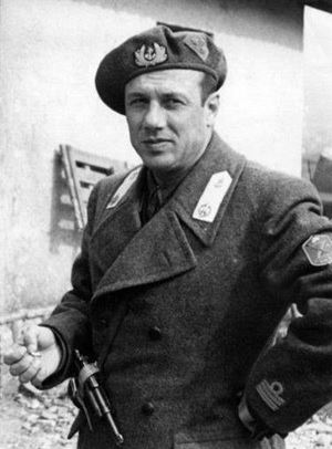 Junio Valerio Borghese, comandante della X MAS.