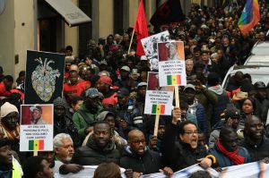 https://www.nuovaresistenza.org/wp-content/uploads/2018/03/11soc1-soc1-manifestazione-antirazzista-firenze-297firenze1-300x199-1.jpg