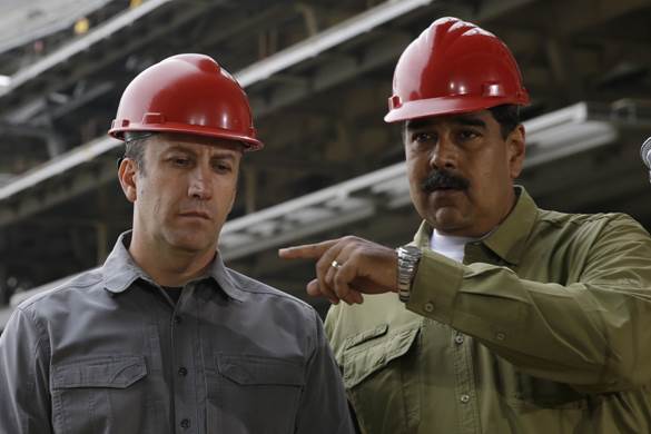 Maduro con il suo vice Tareck El Aissami a La Rinconada, lo stadio di baseball in costruzione alla periferia di Caracas