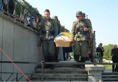 http://www.civg.it/images/37/UkraiNazist_image003.jpg