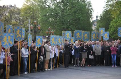http://www.civg.it/images/37/UkraiNazist_image018.jpg