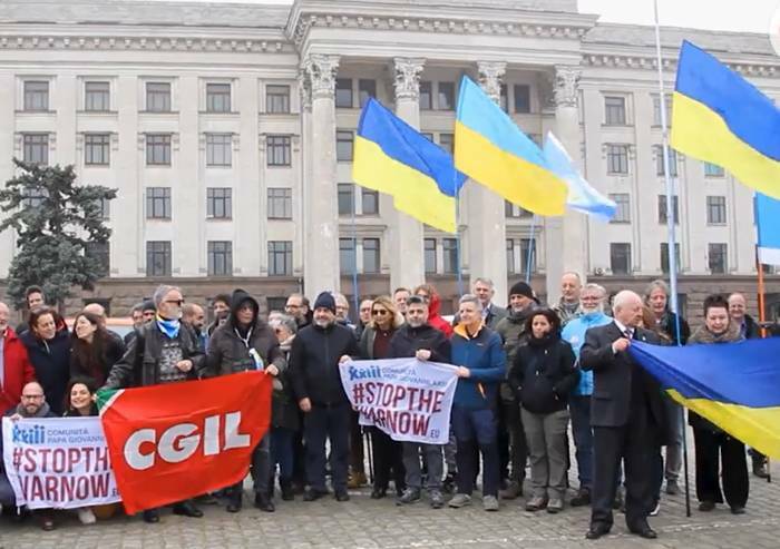 https://cdn77.pressenza.com/wp-content/uploads/2023/04/cgil-odessa-ucraina-La-Pressa.jpg