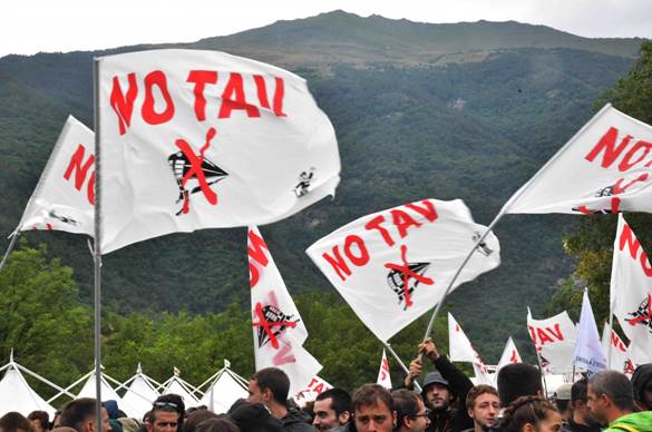 Una manifestazione No Tav in val di Susa