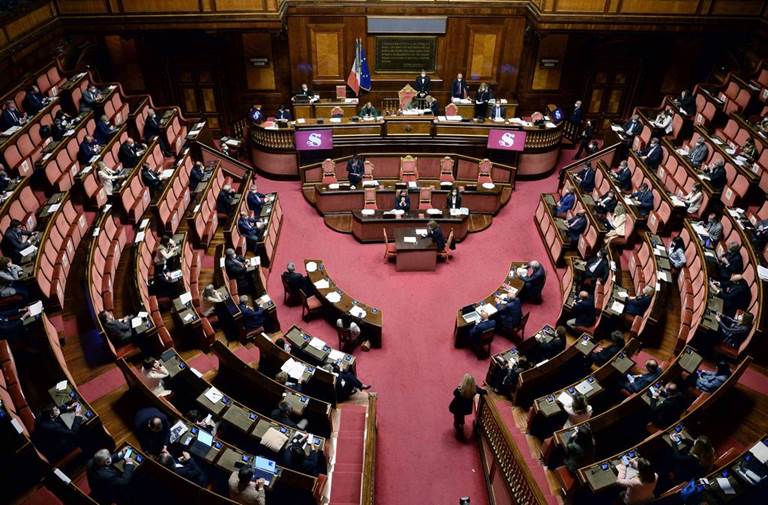 Nuovo gruppo Cal-Pc-Idv al Senato, insieme contro Governo e guerra