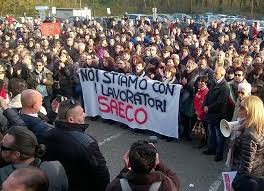 dal Fattoquotidiano Hanno montato i gazebo e apparecchiato le tavole, portato vino e caff� per scaldarsi, e appeso qualche decorazione per creare l�atmosfera. �Ci hanno rubato il Natale, ma noi [�]
