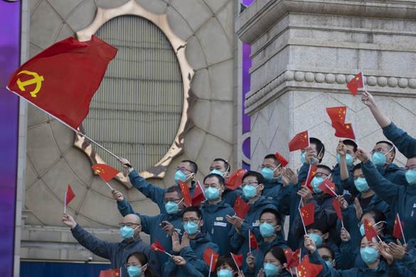 La cerimonia per i medici di Wuhan, Cina