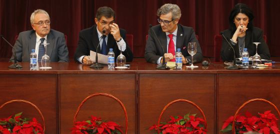 http://ep01.epimg.net/politica/imagenes/2013/12/21/actualidad/1387653479_832996_1387655247_noticia_normal.jpg