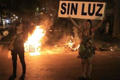 http://www.agenciacta.org/IMG/jpg/cortes-de-luz-1814369w300.jpg