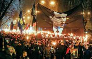 Сергей Аксенов - На Украине снова новогодние факельные шествия нацистов.  Это очередной плевок в душу миллионам людей, очередное оскорбление памяти  миллионов жертв нацизма. Если соседняя страна, как говорят ее руководители,  и движется