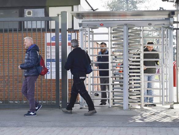 Operai alla Unilever di Castelpusterlengo