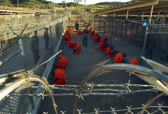 http://ilmanifesto.info/wordpress/wp-content/uploads/2014/12/08/09est1guantanamo.jpg