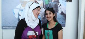 Risultato immagini per Women of Syrian Arab Republic