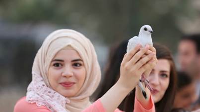 Risultato immagini per Women of Syrian Arab Republic