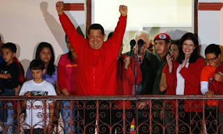 http://1.bp.blogspot.com/-bzGVJOZ9boc/UHQ9t2LILJI/AAAAAAAADNk/Wyvvs1L0r0M/s320/chavez+giubilo.jpg