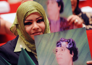 http://1.bp.blogspot.com/-kCxE-KPUhY0/UHQ-6oFV4rI/AAAAAAAADOU/LY7NzXJJHCQ/s320/GHEDDAFI+CONSUMISMO_0.jpg